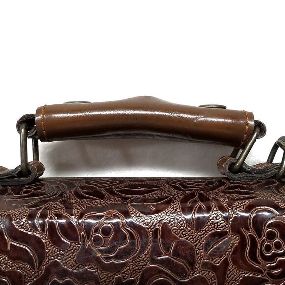 VINTAGE 60s Leather Floral Swing Latch Saddle Bag - Picture 4 of 8